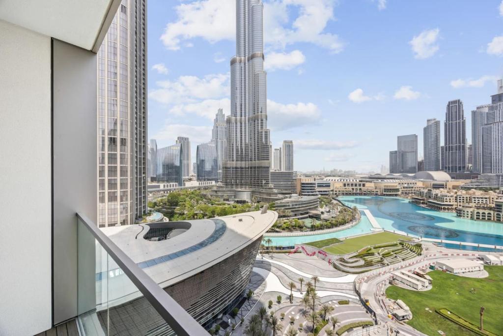 Panoramic Fountain Show and Burj Khalifa Views, Dubaj