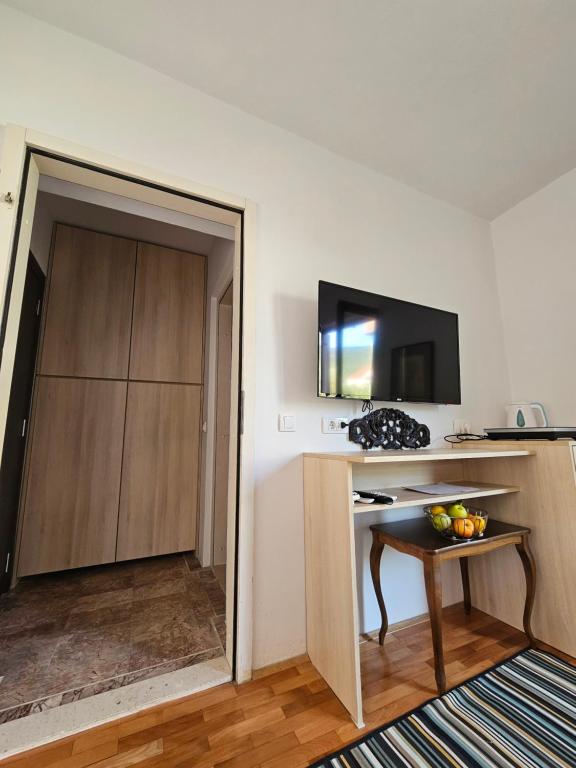 IGOR ROOMS - 5