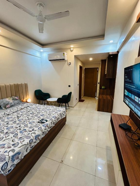 Bunks and bloom, Nilmatha