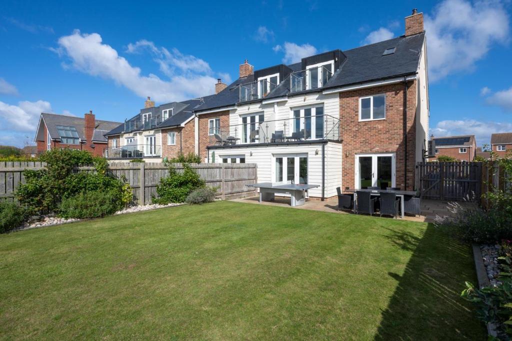 Sunset Bay, Beadnell