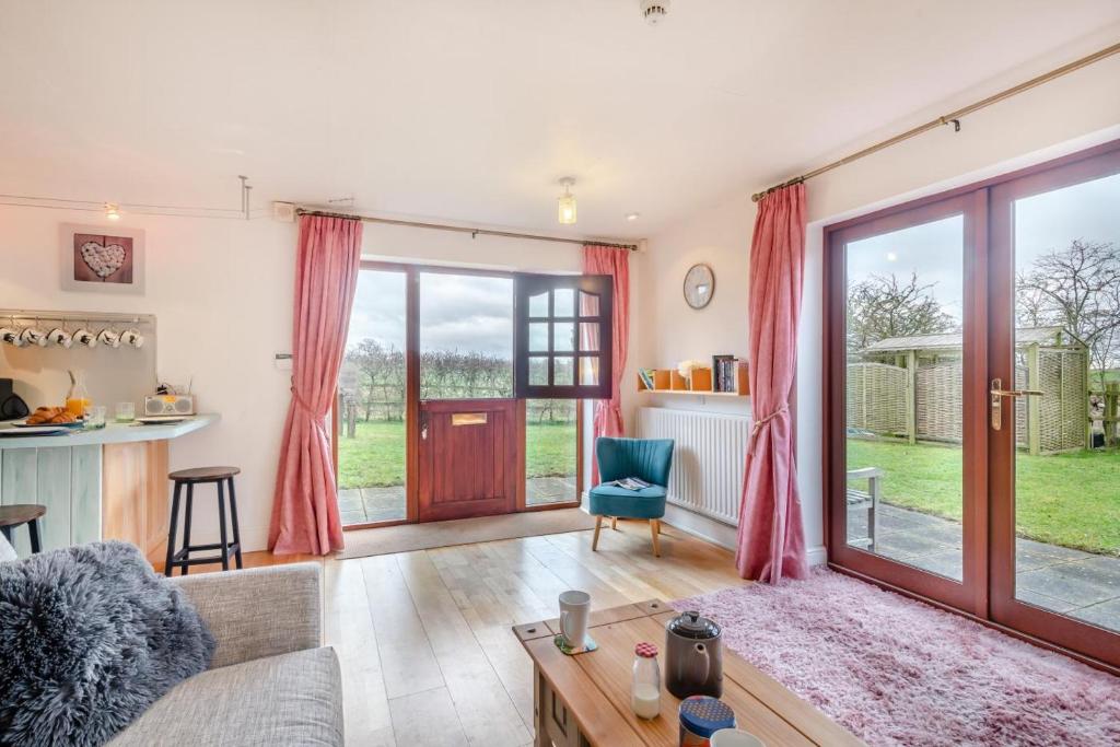 The Old Pottery Cottage, North Cove