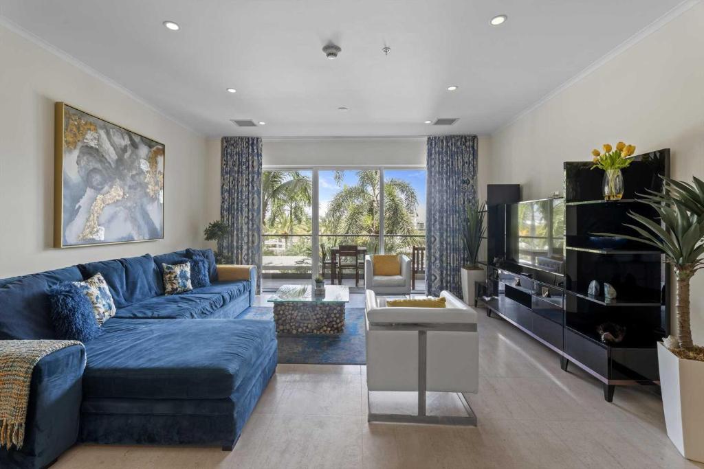 Eagle Beach - Deluxe Regency 3BR condo - LV203, Palm-Eagle Beach