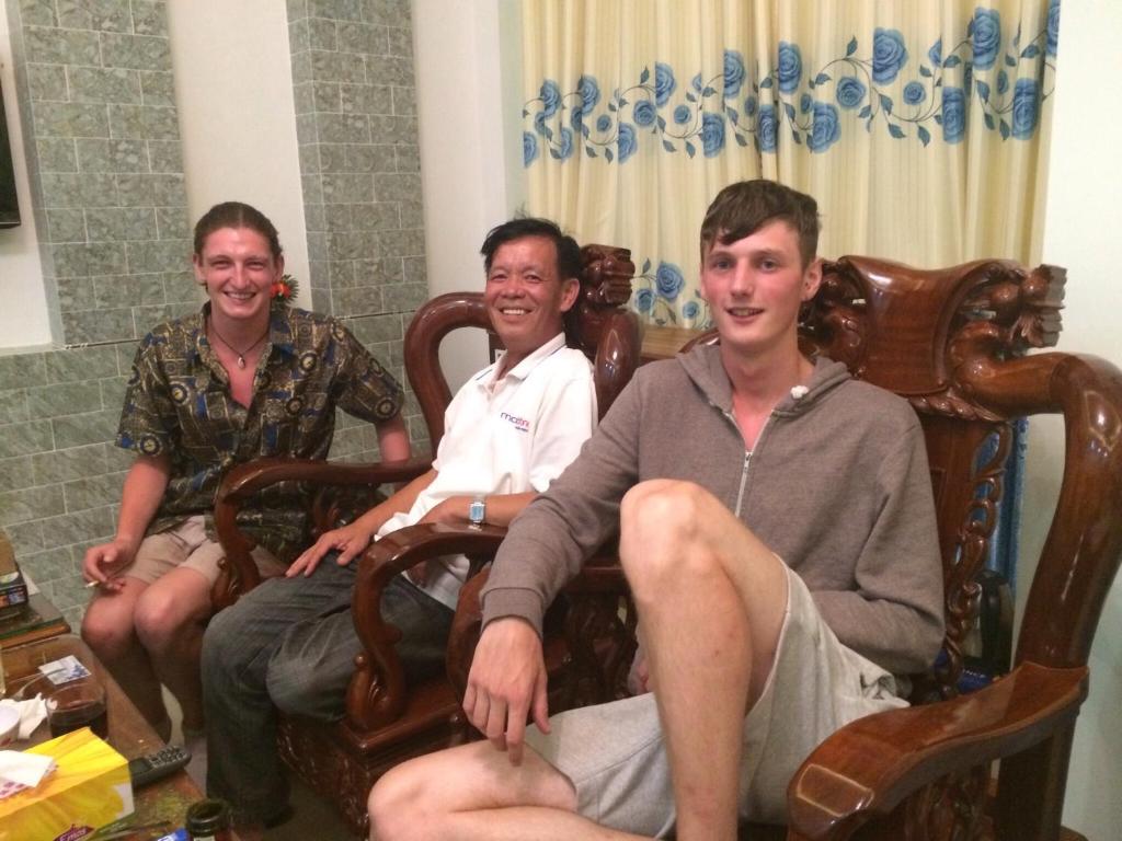 Shared lounge/TV area