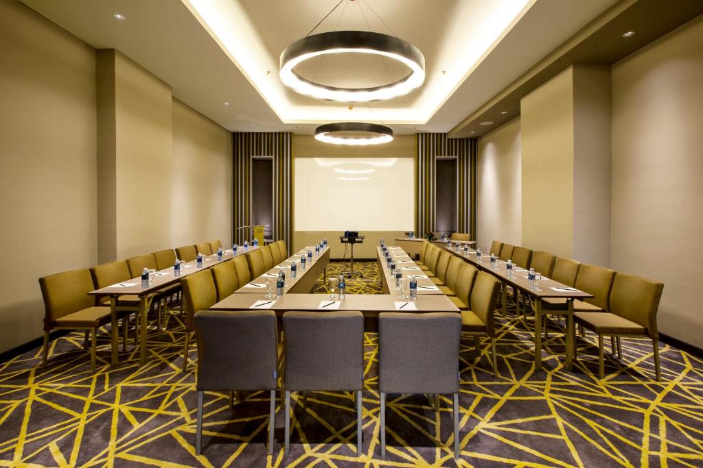 Highly rated by business travelers
