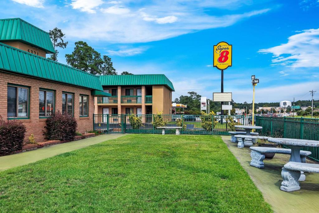 Super 8 by Wyndham Columbia/Ft. Jackson SC, Columbia