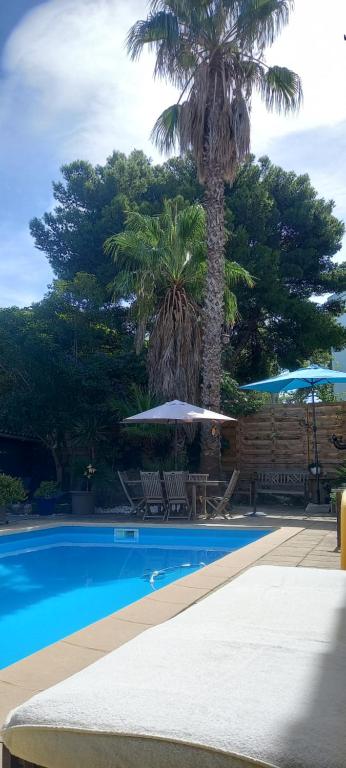 Maison jardin grande piscine 2 étoiles - 3