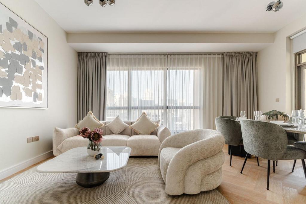 Elegant 2-Bedroom Apartment with Breathtaking Cityscape, Dubai