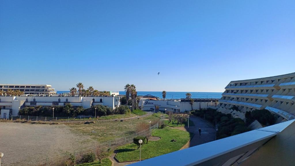Le cap d'agde quartier naturiste Héliopolis E - 2