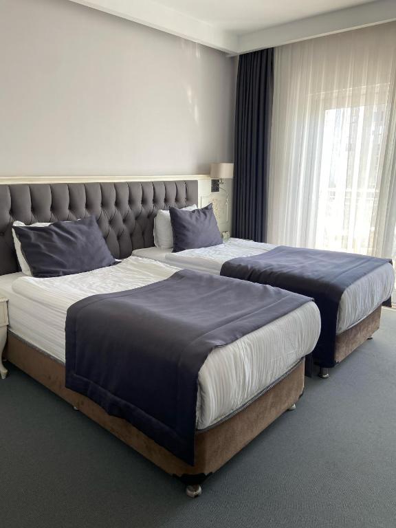 Navona Otel Mersin, Kapuluören