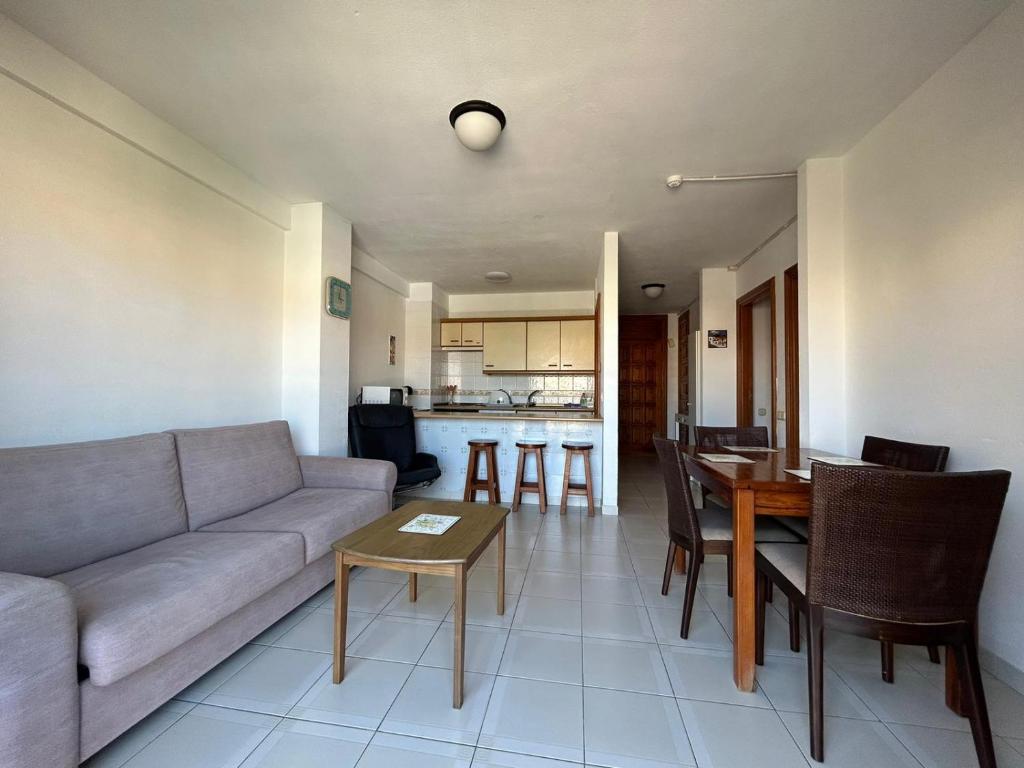 2 bed apt with pool views in Las Americas K201 - 4