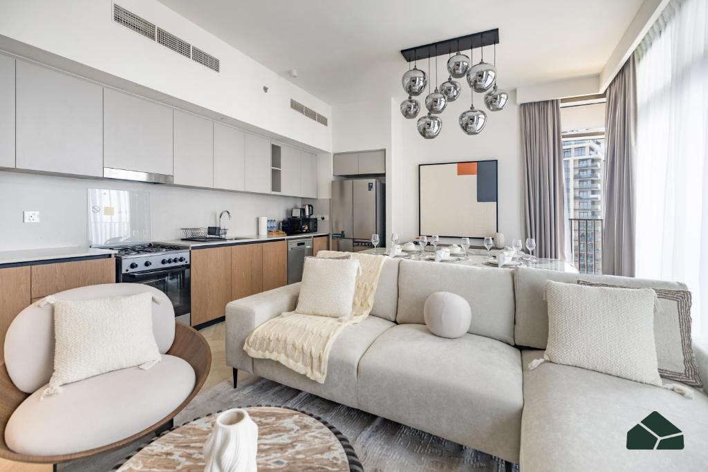 Luxurious 2BR with Sea and Burj View by BMS, Dubaj