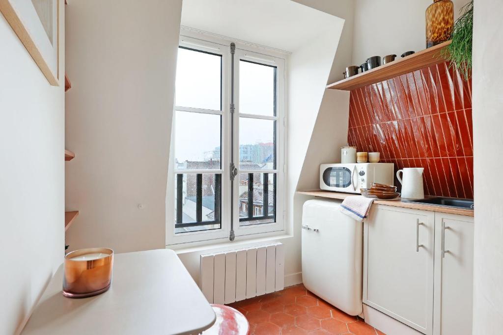 la suite rouge du marais - 5