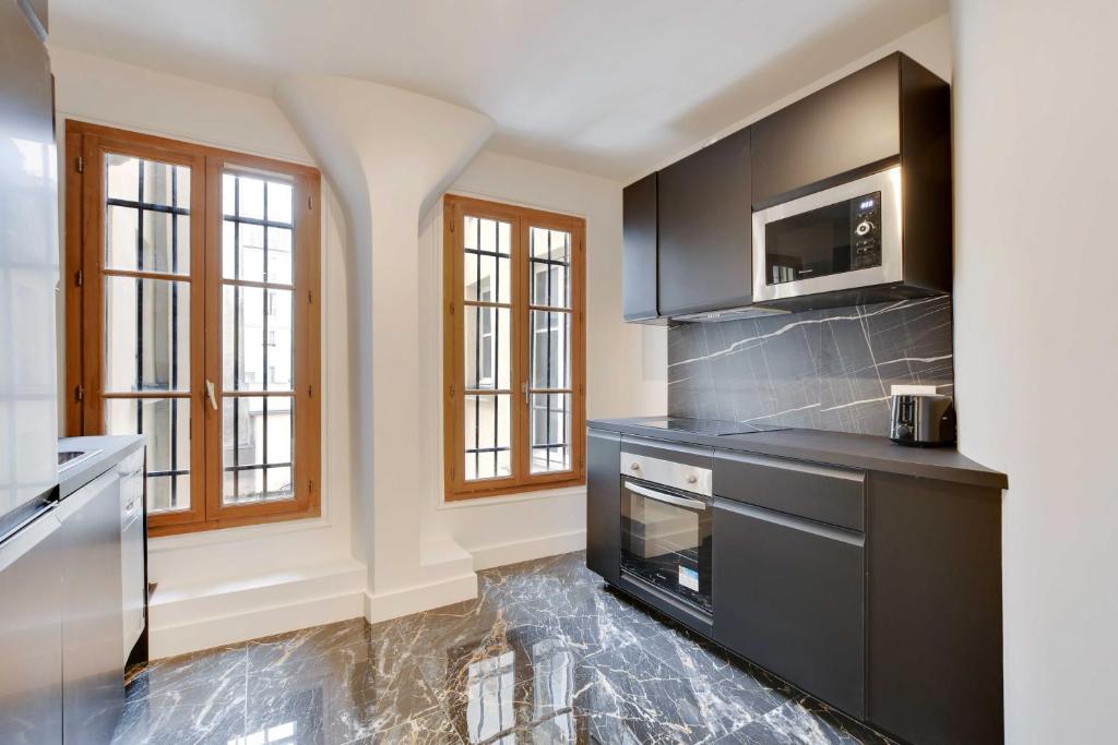 Harmonious 2BDR - 4P apartment - Champs Elysees - 3