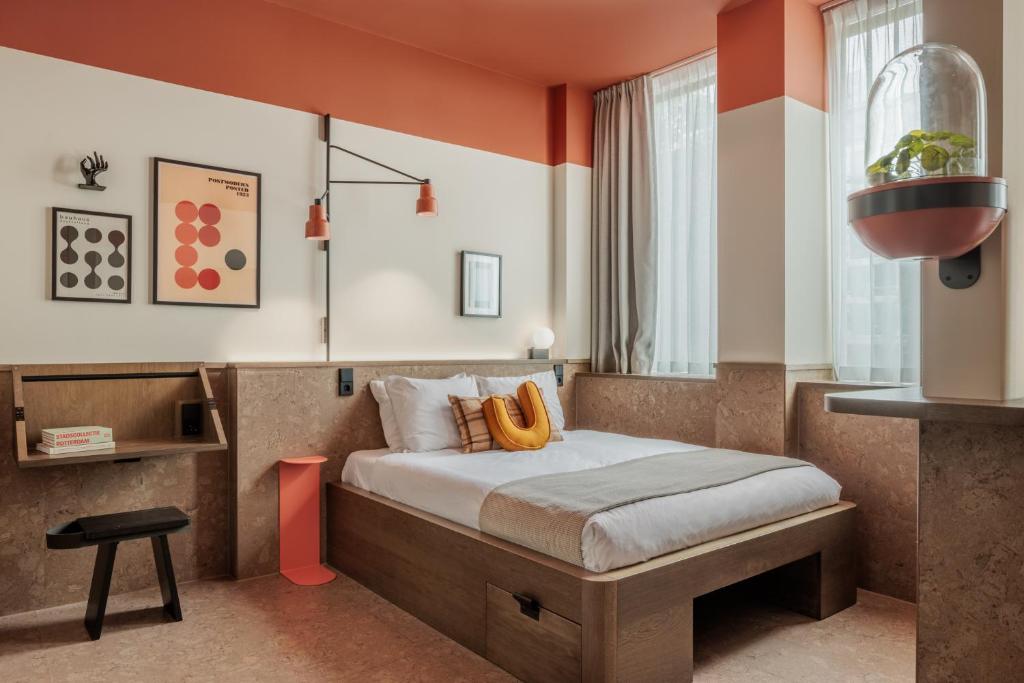 The Usual Rotterdam, Rotterdam