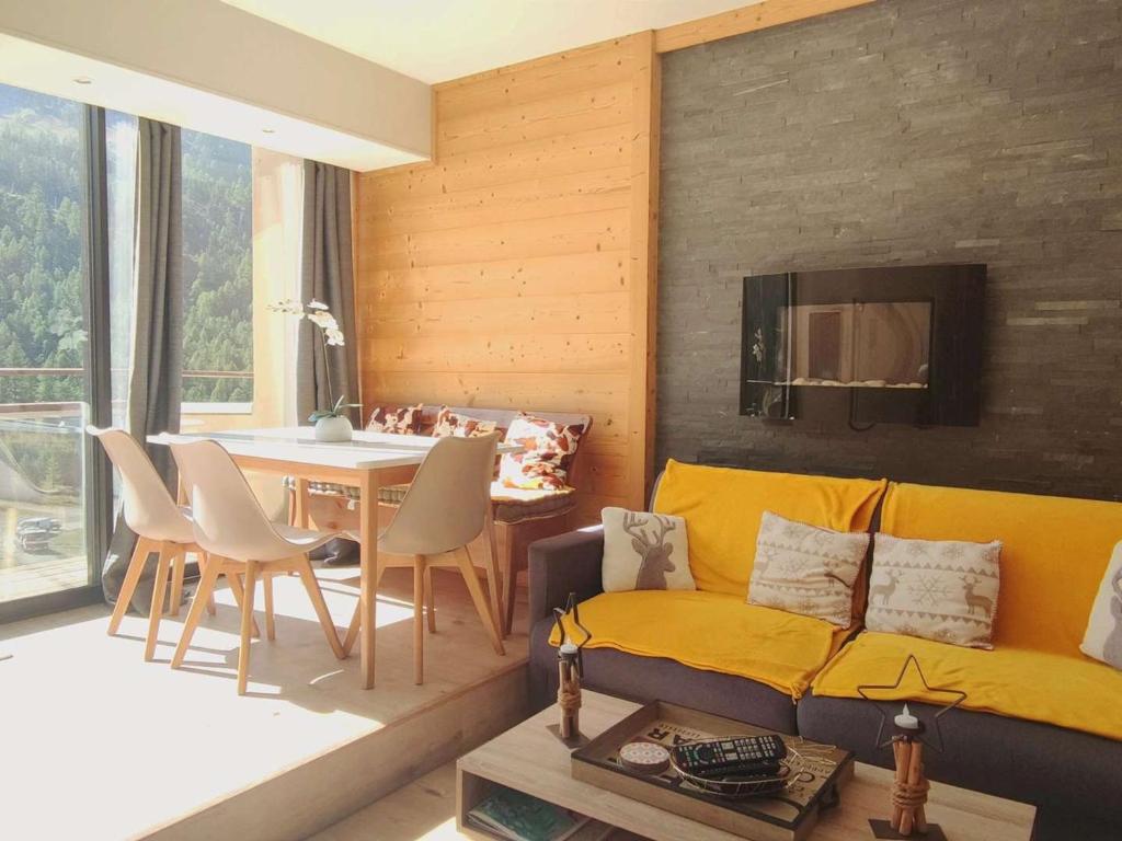 Bel Appartement Rénové au Pied des Pistes à Isola 2000 - 1
