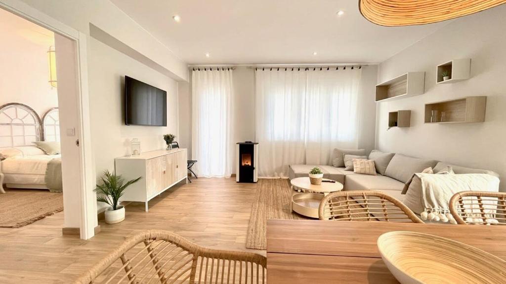 The Cliffs - Polo Blue, O Vicedo