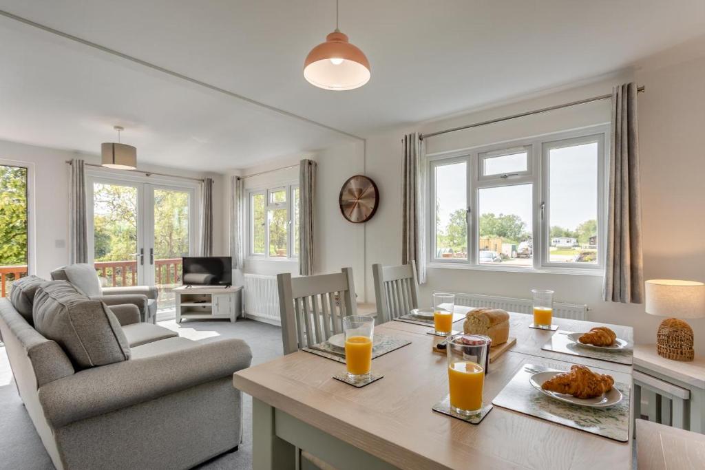 Kestrel Lodge, Welney