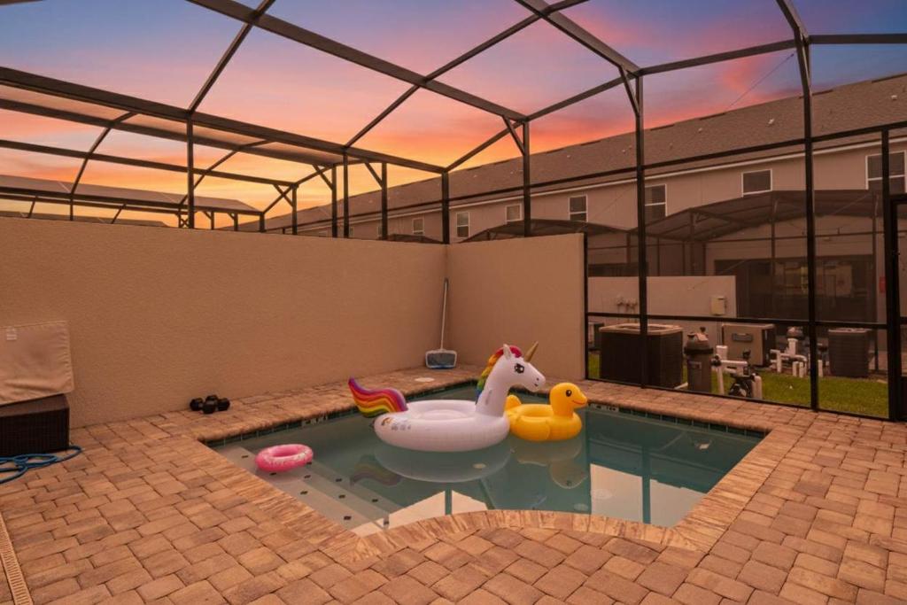 Luxe & Modern Home - Lion King Rooms & Heated Pool, Kissimmee