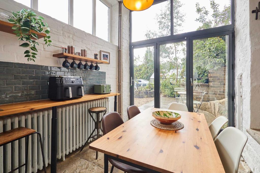 Host & Stay - The Artist's House, Hebden Bridge