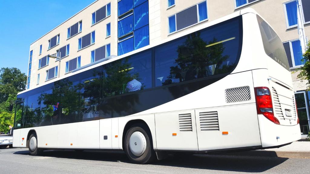 Park Inn By Radisson Frankfurt Airport Shuttle Service www.agoda.com