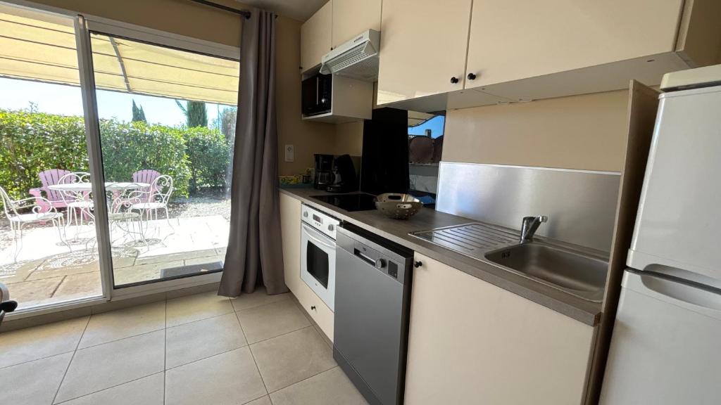 Petite maison à 2 pas du centre de Bédoin - 2