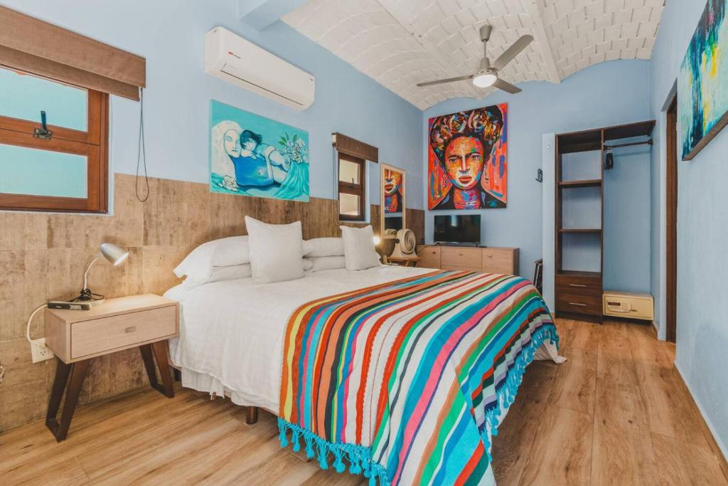 Downtown Sayulita Studio w Pool, Terrace, Views, Sayulita