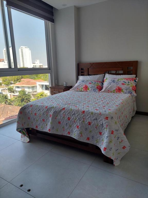 Acogedor Monoambiente en Equipetrol - 1