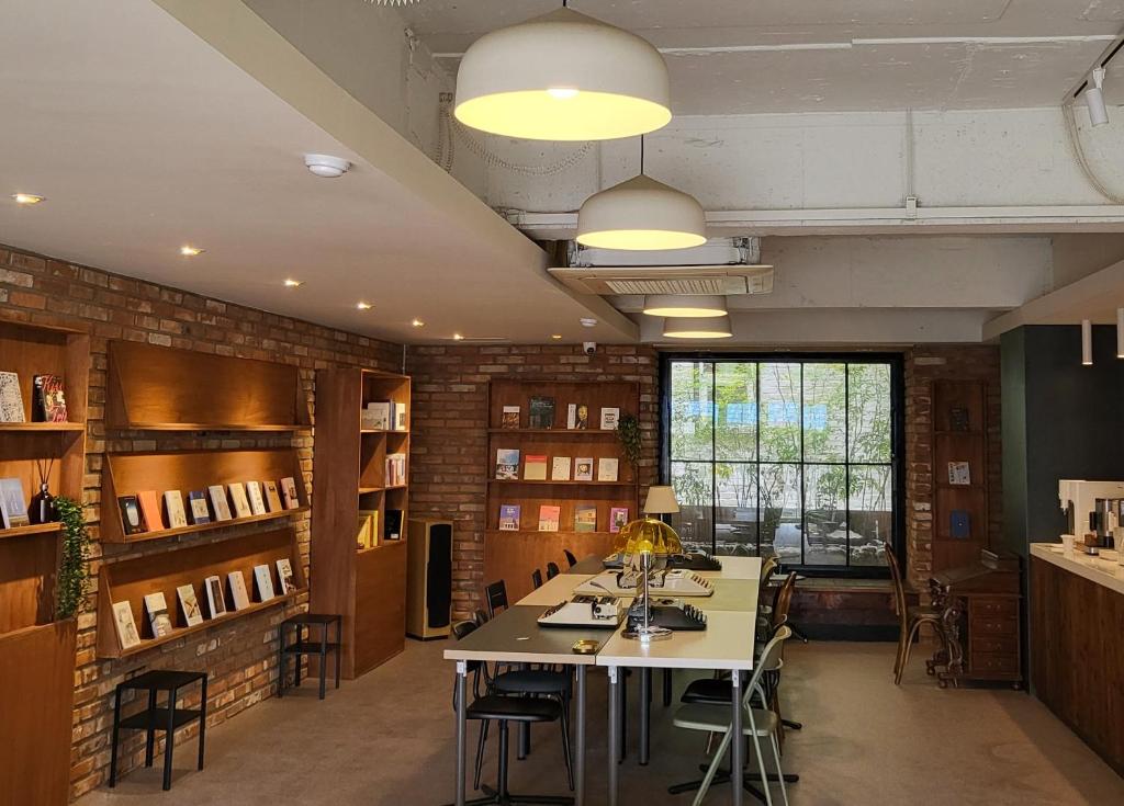 북앤타이프 라운지