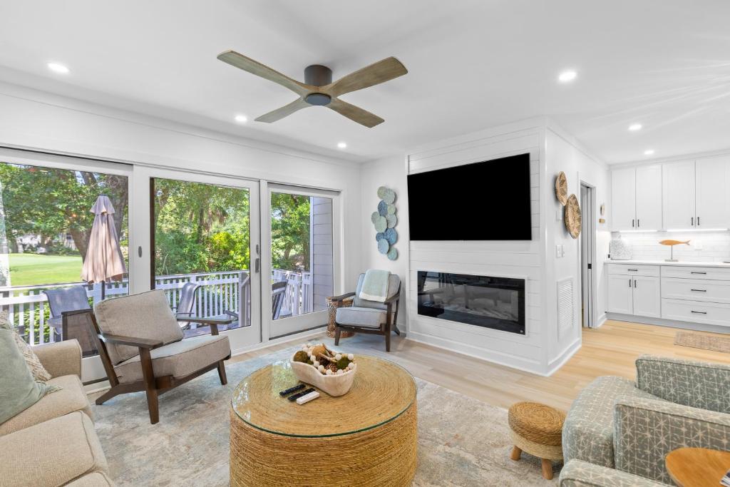 Fairway Dunes 11 - Immaculate Remodel! Pickleball!, Isle of Palms