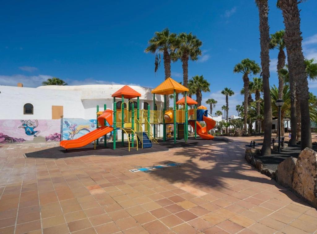 Sunny & Vibrant Corralejo Home - 3