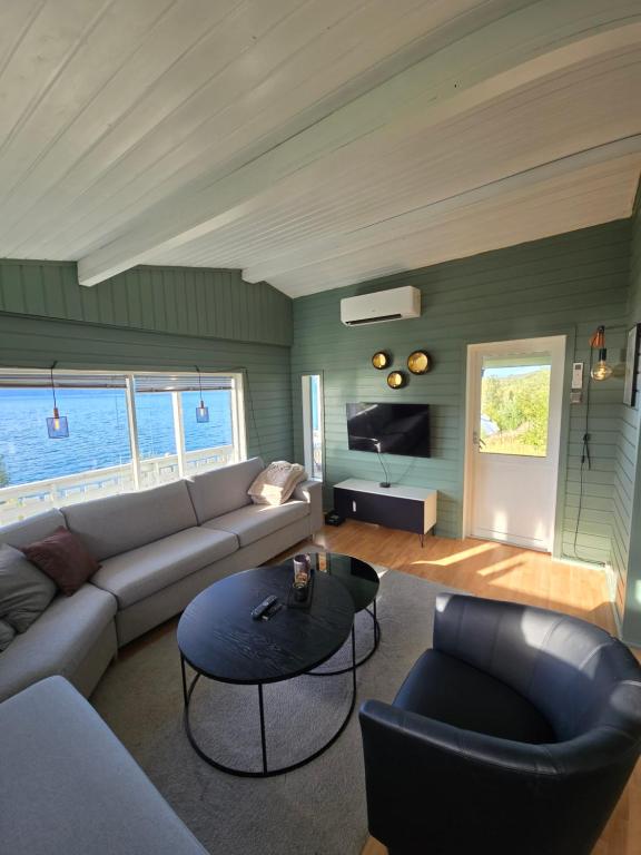 Lyngenfjord view, Engnes