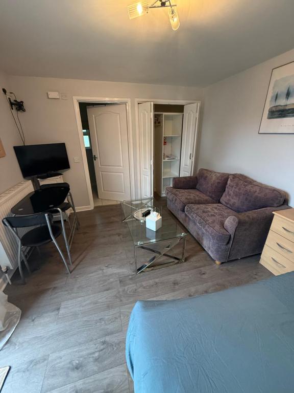 ラッチミード (Latchmead)