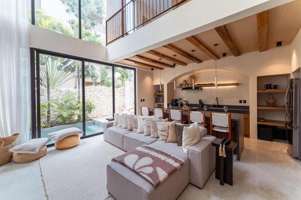 Spacious 6BR Luxe Villa with 4 Private Pools and Yoga Space Rooftop & Concierge - 2