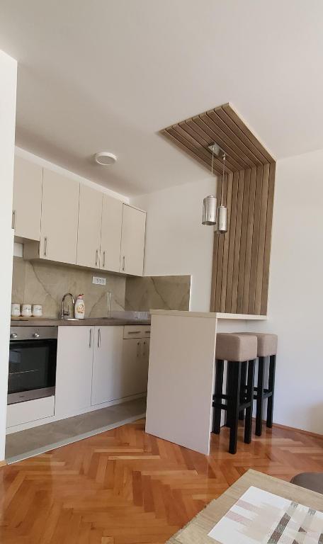 Studio Inn "next to Delta & Free Parking " - 4
