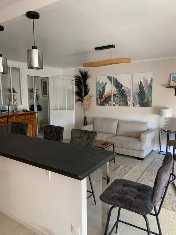 Large 2 bedroom apartment with a quiet harbor view, fiber, balcony, parking - 2