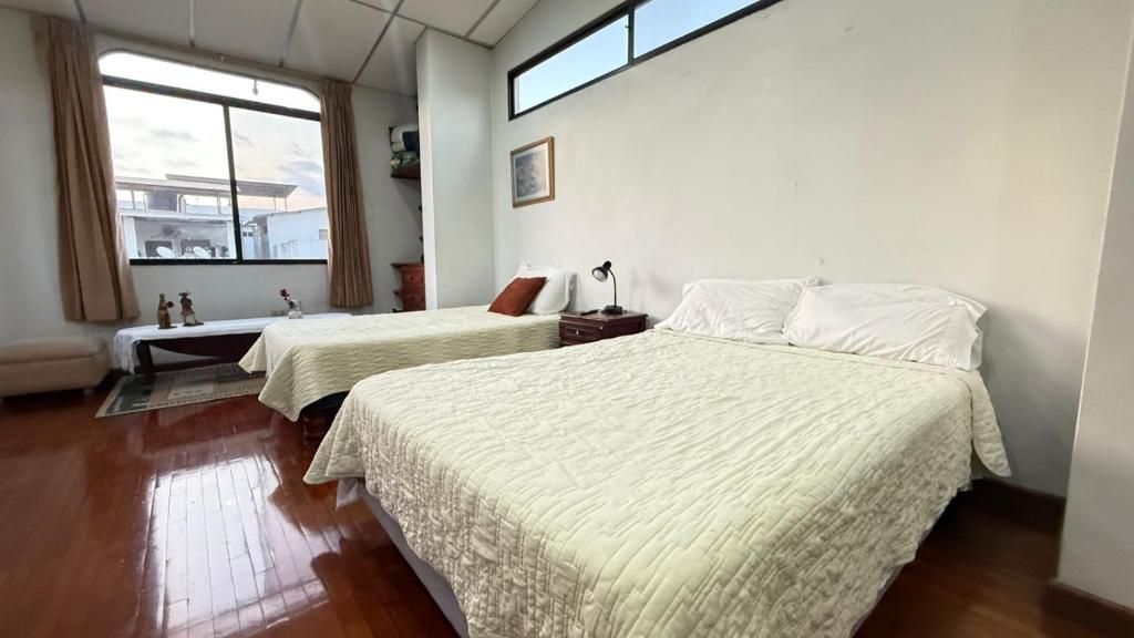 SUITE 2 CAMAS, TV, WIFFI, PARKING, a 3 MINUTOS DEL AEROPUERTO DE GUAYAQUIL, LAS GARZAS SAN MARINO SHOPPING - 3