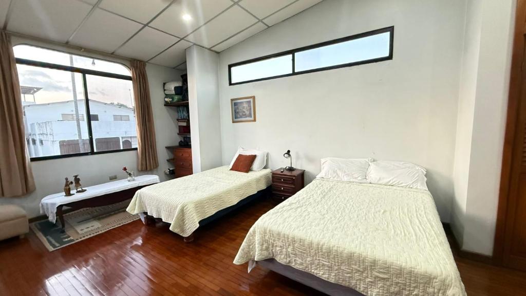 SUITE 2 CAMAS, TV, WIFFI, PARKING, a 3 MINUTOS DEL AEROPUERTO DE GUAYAQUIL, LAS GARZAS SAN MARINO SHOPPING - 5
