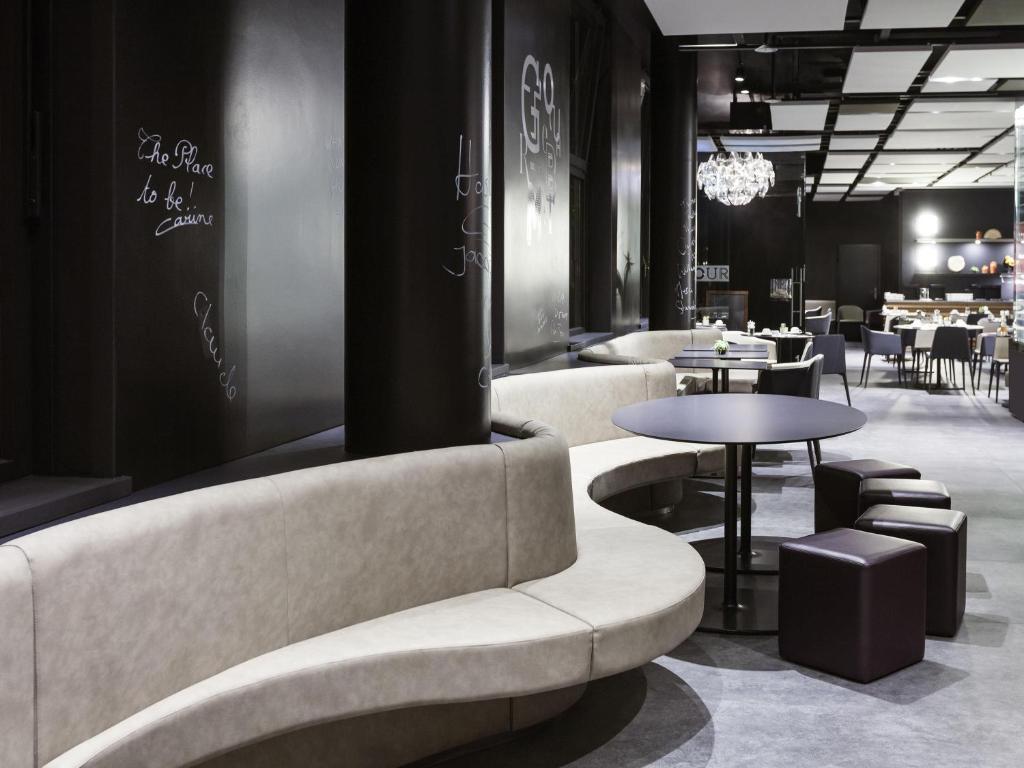 Bar/ Salón
