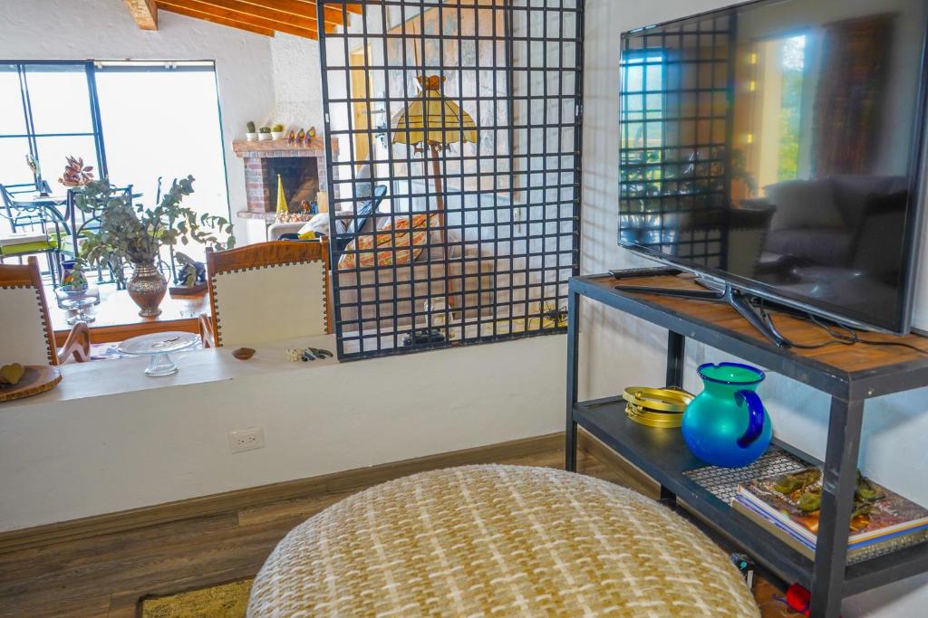 Cabin with Jacuzzi View with Fireplace - 2