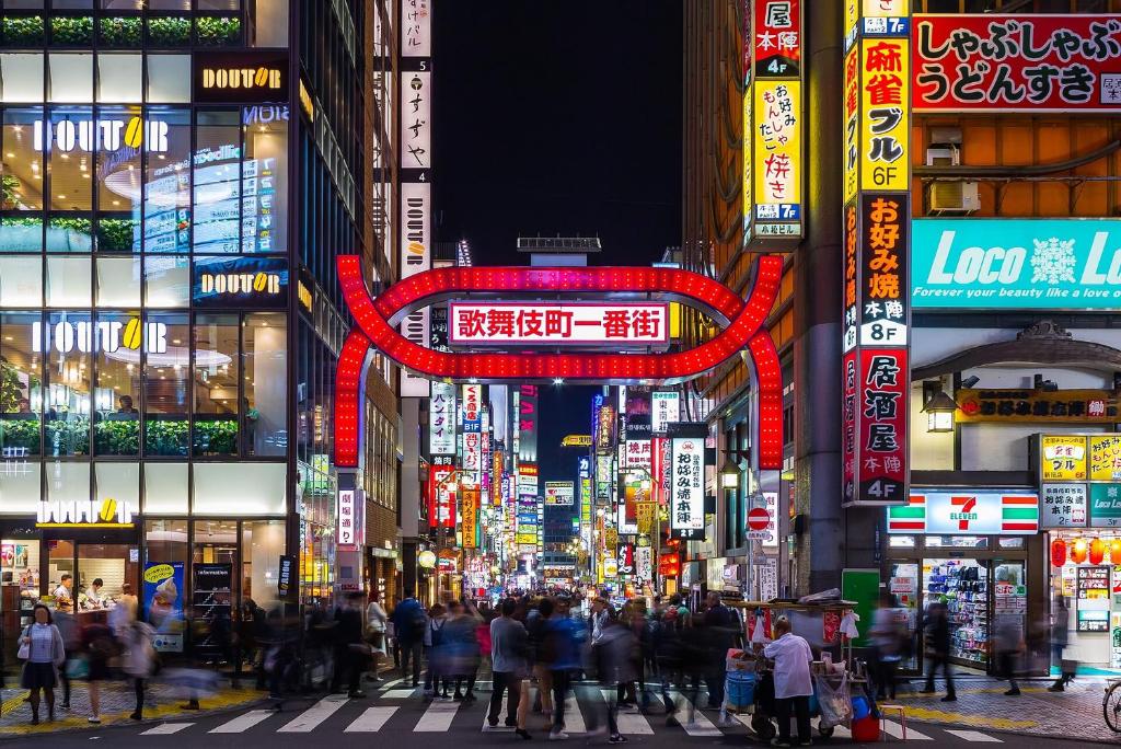 Shinjuku Kabukicho 新宿最中心 東新宿5分 新宿9分 MAX4人 直達 渋谷原宿上野秋葉原