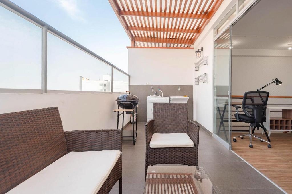 Amplio y Familiar 3BR de 3 pisos. Smart Home - 1