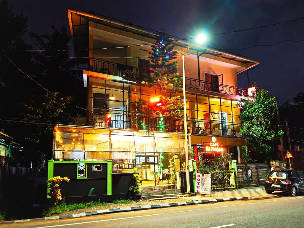 RF Tower Lodge, Kóžikkót