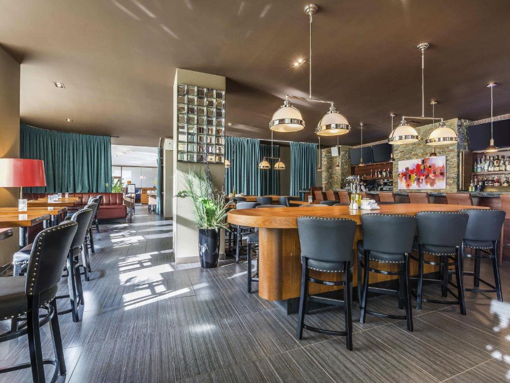 ノボテル モントリオール エアポート ホテル - Dining image