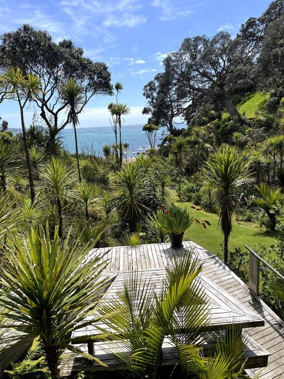 Whananaki Hideaway, Whananaki