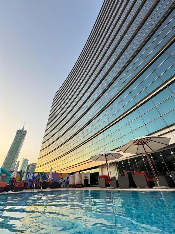 Downtown Rotana, Manáma