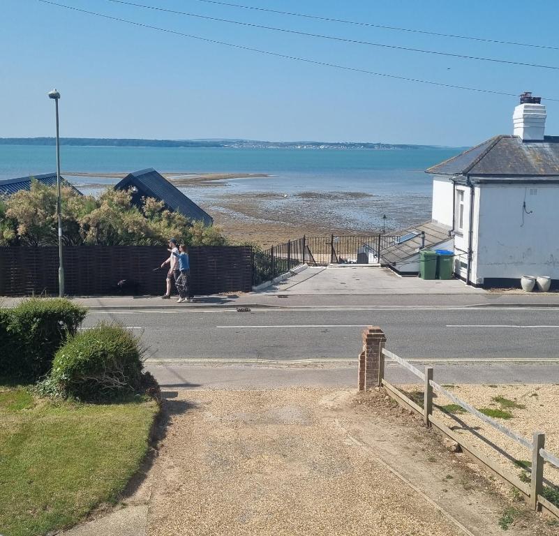 Hill Head - Large cottage with sea views - 5 bed, slp 10, Hill Head