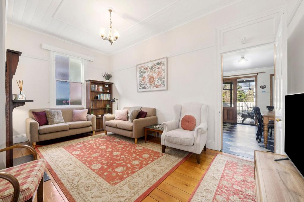 Little Pomander, Leura