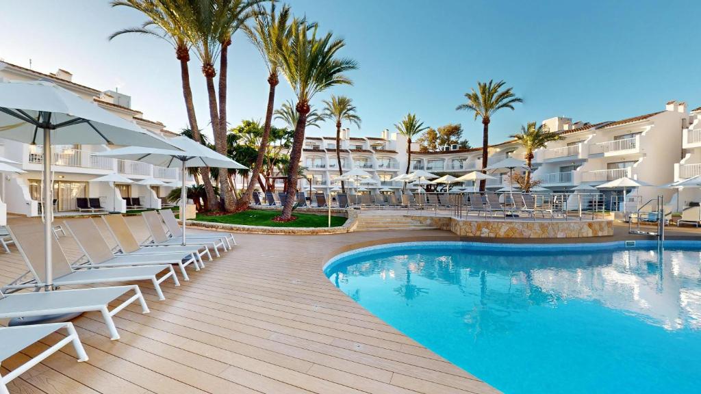 Playas Ca's Saboners — Swimming pool in Palma Nova, Balearic Islands