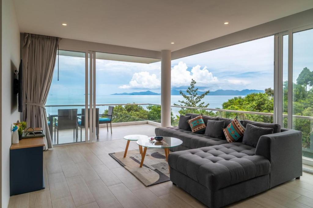 Sea View 2-Bed Apt Walk to Beach - KBR35, Ban Bang Po