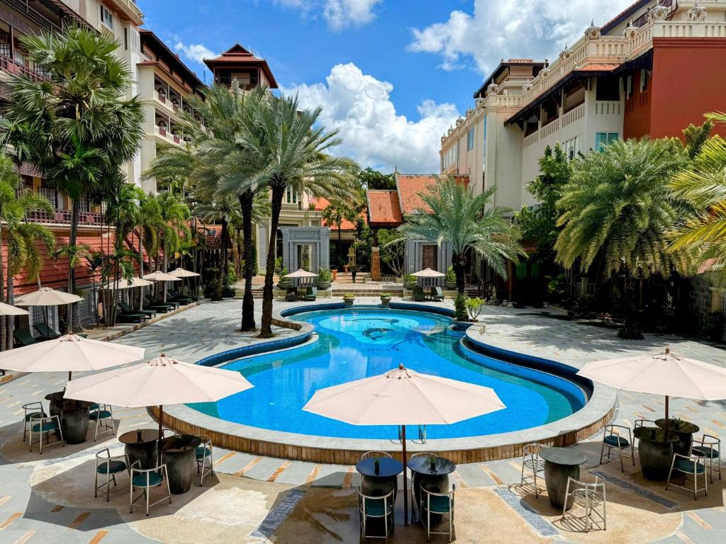 Swimming pool, Empress Angkor Resort & Spa in Siem Reap